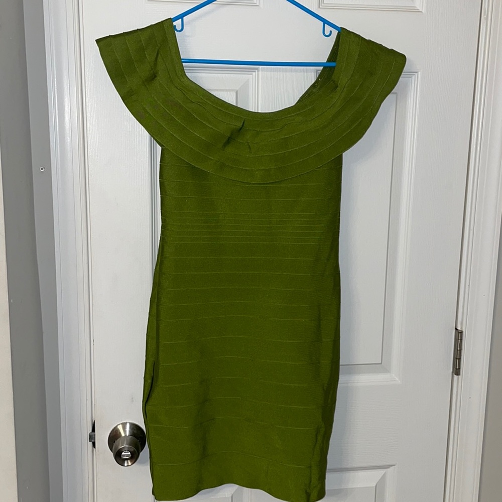Get Money Green💚 off the shoulder dress